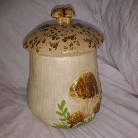 Vintage Mushroom 1973 Folk Art Cookie Jar - Picture 3 of 12